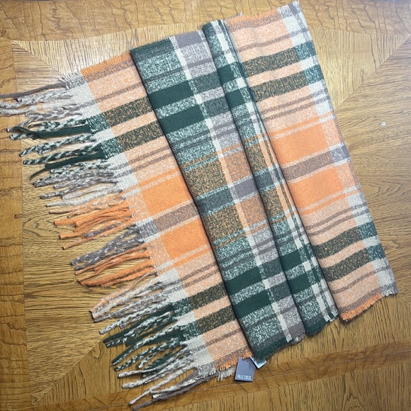 NWT FALLS CREEK SCARF - Picture 2 of 13